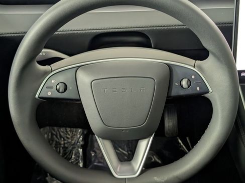 Used 2026 Tesla Model Y Long Range image 15