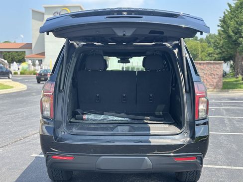 Used 2023 Chevrolet Suburban Z71 w/ Luxury Package AWD/4WD image 9