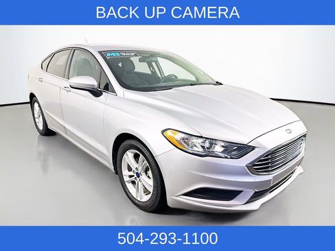 Certified 2018 Ford Fusion SE w/ Fusion SE Technology Package FWD image 4