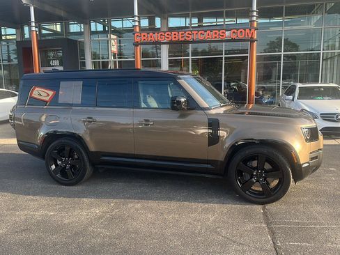 Used 2026 Land Rover Defender 130 X-Dynamic SE AWD/4WD image 1