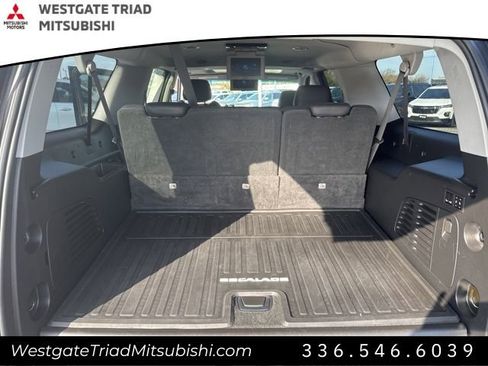 Used 2019 Cadillac Escalade ESV Premium Luxury w/ Escalade Sport Edition image 30