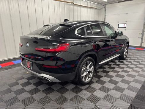 Used 2025 BMW X4 xDrive30i AWD/4WD image 2