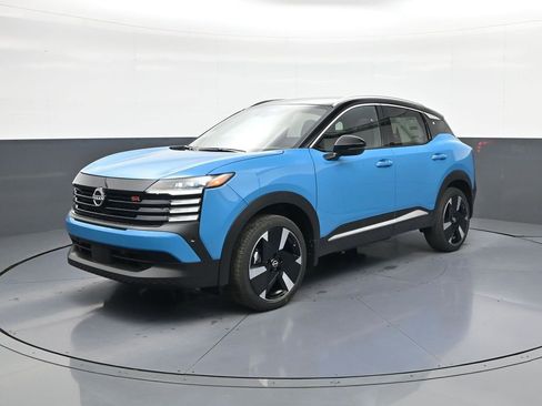 New 2026 Nissan Kicks SR w/ SR Premium Package FWD image 3