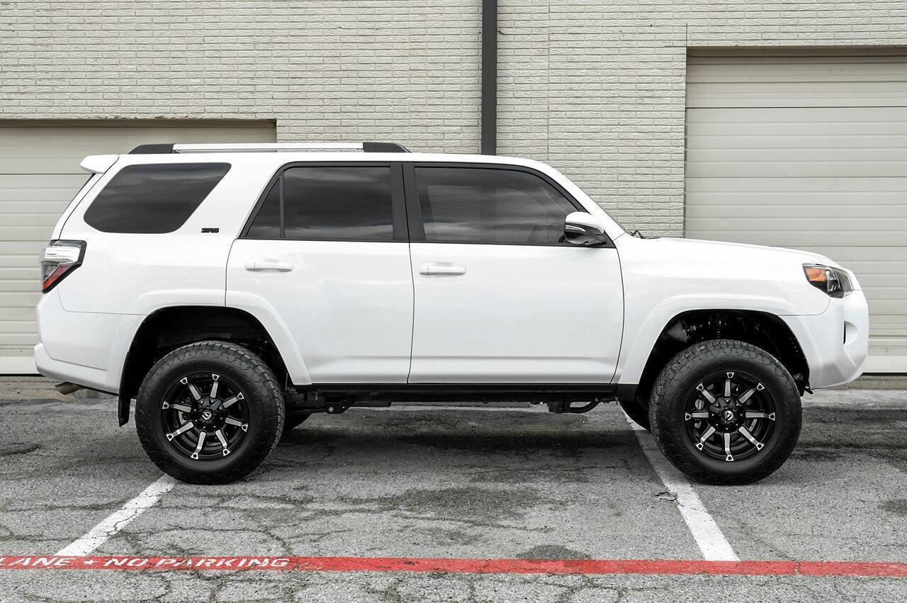 Used 2021 Toyota 4Runner SR5 Premium w/ Moonroof Package AWD/4WD image 10
