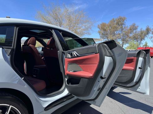 Used 2025 BMW i4 eDrive40 w/ M Sport Package RWD image 41