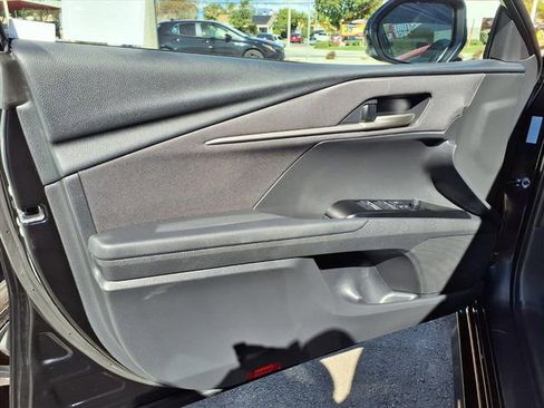 Used 2025 Toyota Camry LE image 9