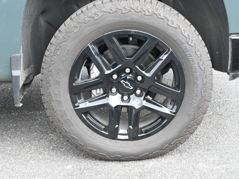Used 2025 Chevrolet Silverado 1500 LT Trail Boss w/ Convenience Package II AWD/4WD image 12