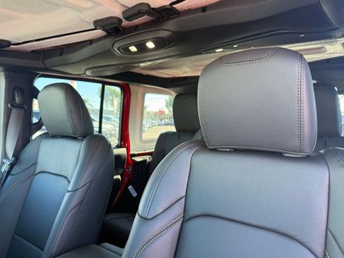 New 2025 Jeep Wrangler Sahara w/ Technology Group image 20