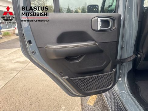 Used 2024 Jeep Wrangler Unlimited Sahara w/ Safety Group AWD/4WD image 26