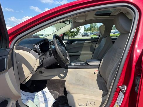 Used 2020 Ford Fusion SE FWD image 40