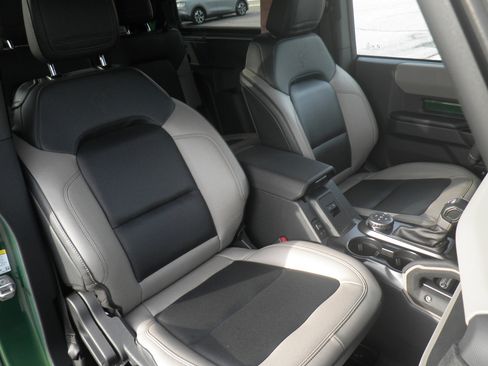 Used 2024 Ford Bronco Big Bend w/ Sasquatch Package image 22