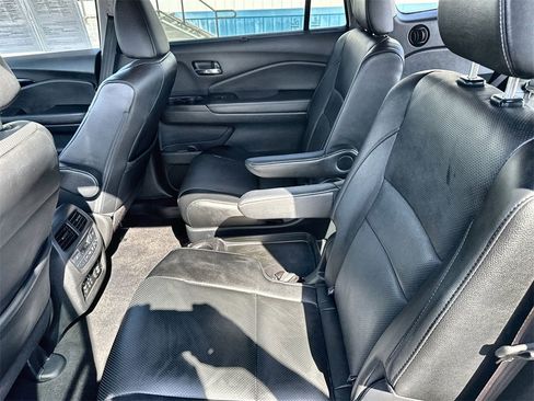 Used 2018 Honda Pilot Elite image 32