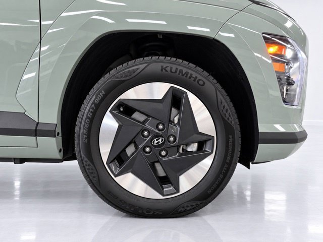 Used 2025 Hyundai Kona SEL FWD image 7