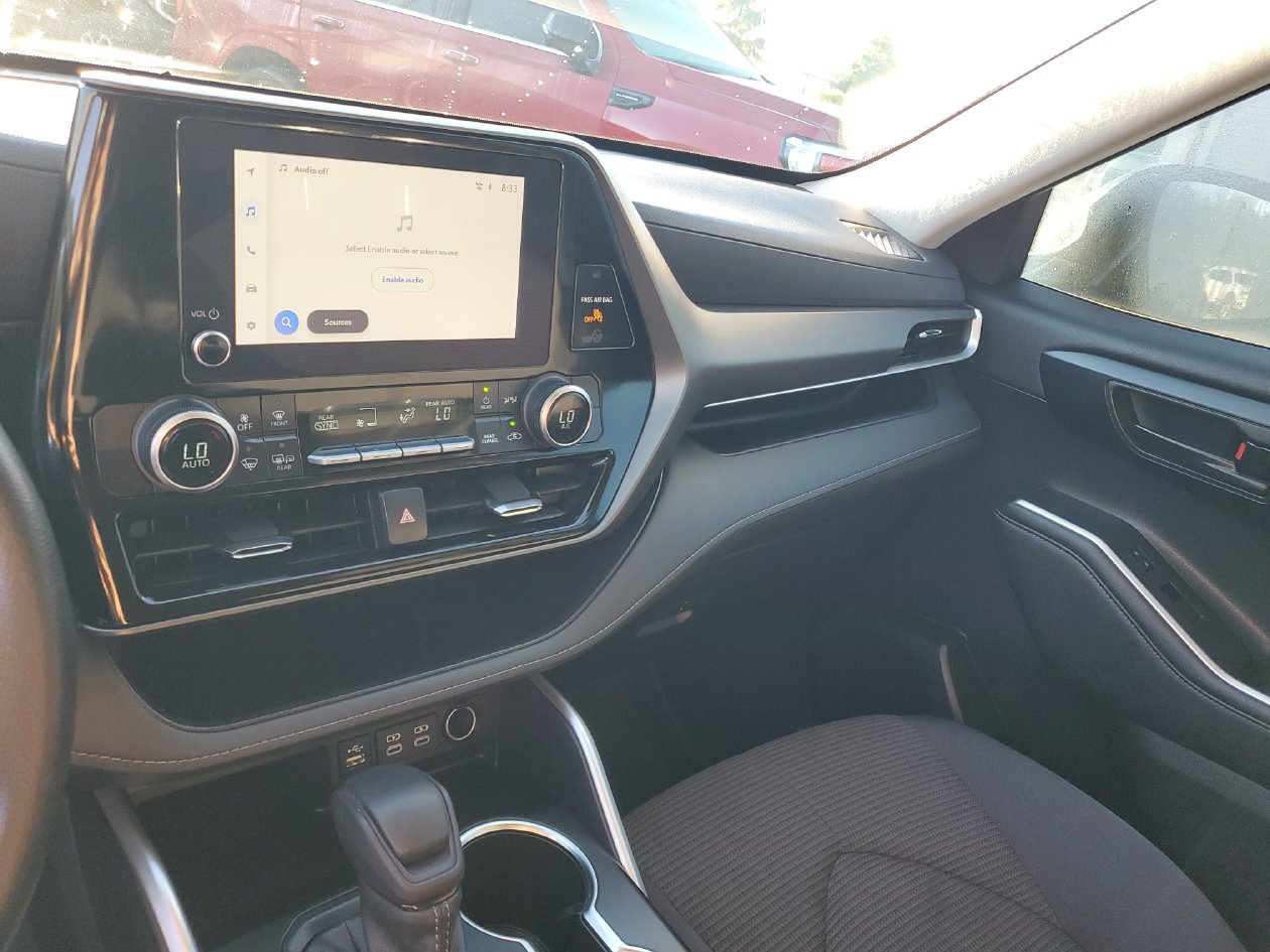 Used 2023 Toyota Highlander L FWD image 25