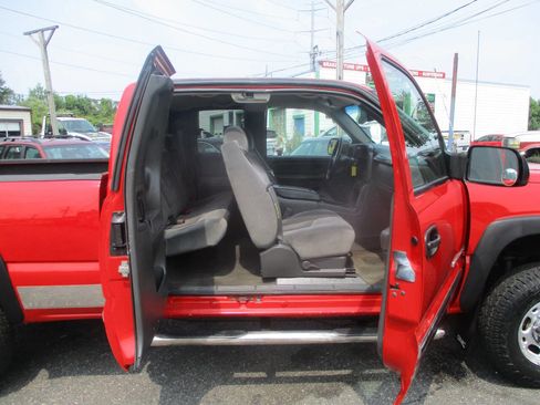 Used 2005 GMC Sierra 2500 SLE w/ Snow Plow Prep Package image 11