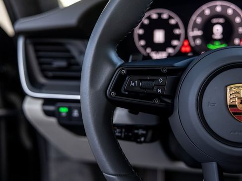 Used 2025 Porsche 911 Carrera GTS image 36