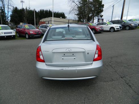 Used 2011 Hyundai Accent GLS image 7