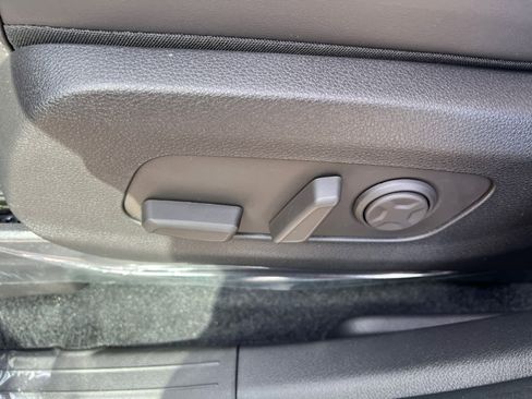 New 2026 Kia Carnival EX FWD image 19