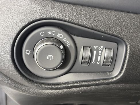 Used 2023 Jeep Renegade Trailhawk w/ Trailhawk Elite Group AWD/4WD image 36