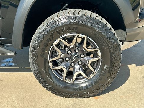 Used 2025 Chevrolet Colorado ZR2 image 10
