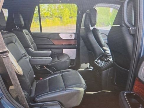 Used 2018 Lincoln Navigator Reserve AWD/4WD image 14