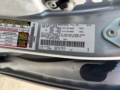 Used 2024 Toyota Tundra Limited image 30