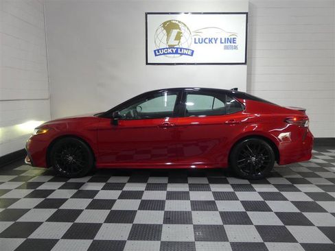 Used 2022 Toyota Camry XSE w/ Navigation Upgrade Package FWD image 7