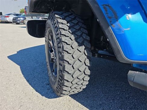 Used 2022 Jeep Gladiator Sport image 32