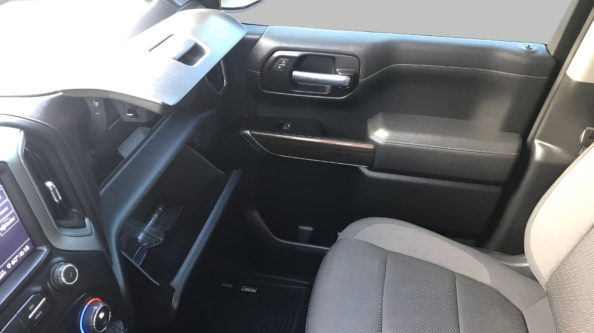 Used 2020 Chevrolet Silverado 1500 RST AWD/4WD image 27