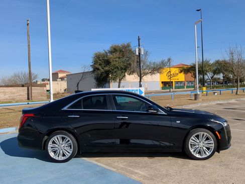 Used 2025 Cadillac CT4 Premium Luxury image 2