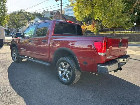 Used 2015 Nissan Titan SV w/ SV Value Truck Package image 6