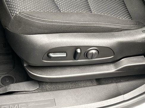 Certified 2024 GMC Terrain SLE w/ Driver Convenience Package image 10