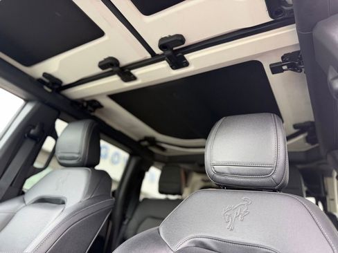 Used 2025 Ford Bronco Badlands AWD/4WD image 18