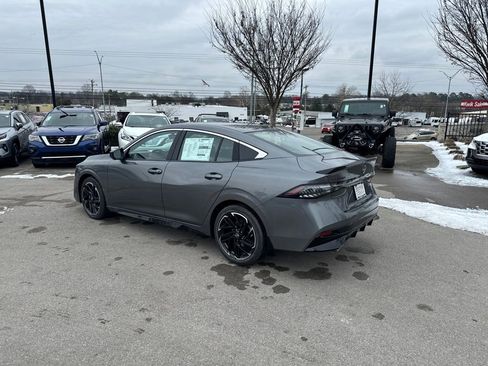 New 2026 Nissan Sentra SR w/ SR Premium Package FWD image 6