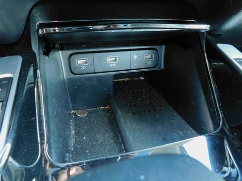 Used 2022 Kia Sorento SX image 36