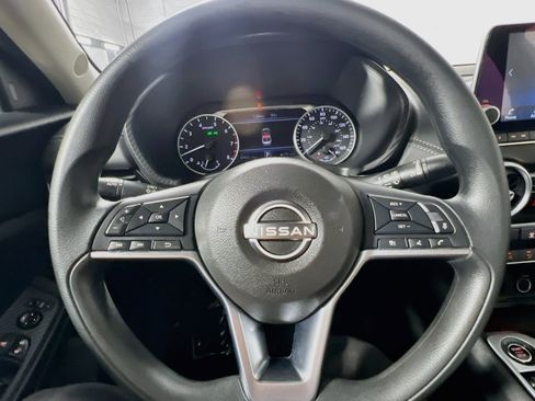 Used 2025 Nissan Sentra SV FWD image 18