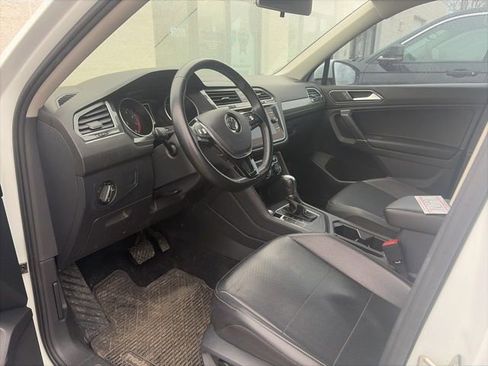 Used 2018 Volkswagen Tiguan SE image 5