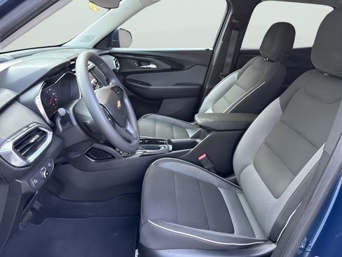 Used 2021 Chevrolet TrailBlazer LT w/ Driver Confidence Package AWD/4WD image 17