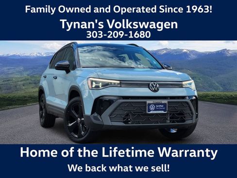 Used 2025 Volkswagen Taos SE AWD/4WD image 1