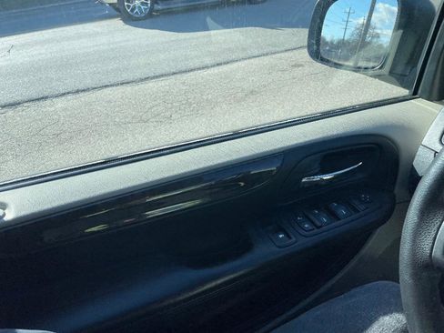 Used 2011 Dodge Grand Caravan Express w/ PWR Window Group image 17