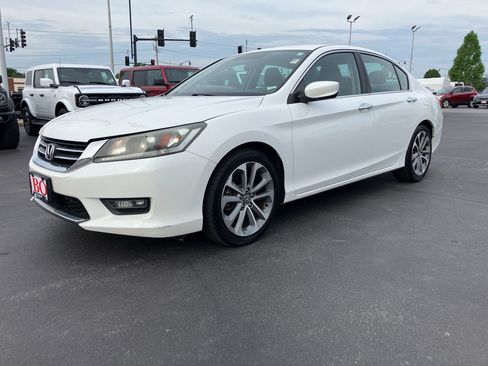 Used 2015 Honda Accord Sport image 2