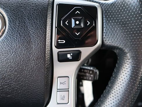 Used 2020 Toyota 4Runner SR5 image 32