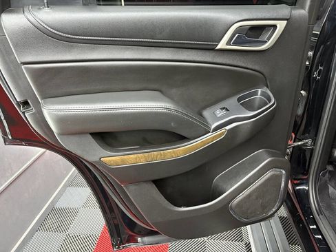 Used 2018 GMC Yukon Denali w/ Open Road Package AWD/4WD image 10