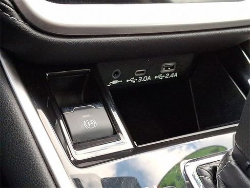 Used 2024 Subaru Outback Limited image 27