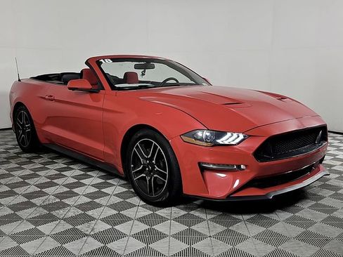 Used 2018 Ford Mustang Premium RWD image 3