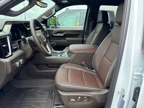New 2026 GMC Sierra 2500 Denali w/ Denali Reserve Package AWD/4WD image 12