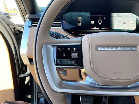 New 2026 Land Rover Range Rover Long Wheelbase SE image 17