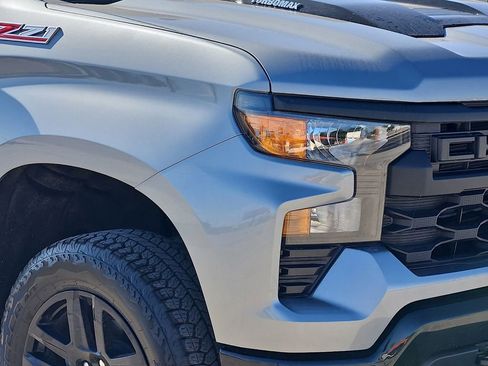 Used 2025 Chevrolet Silverado 1500 Custom Trail Boss w/ Turbomax Blackout Package AWD/4WD image 8