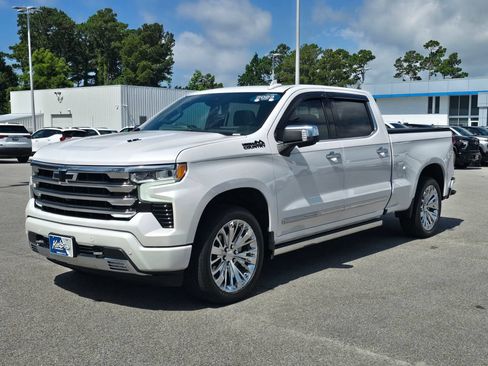 Certified 2023 Chevrolet Silverado 1500 High Country w/ High Country Premium Package AWD/4WD image 1
