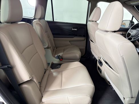Used 2022 Honda Pilot Touring image 30